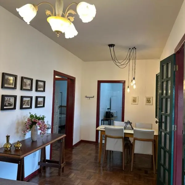 2 Quartos-casa toda-50 M área central e histórica，位于圣巴巴拉的酒店