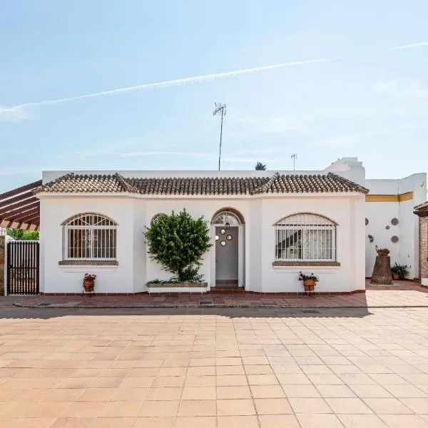 Chalet Fuente1 piscina común famila，位于科尼尔-德拉弗龙特拉的酒店