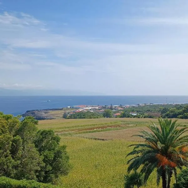 Vista da Baía - Casa do Aniceto,位于Almas的酒店