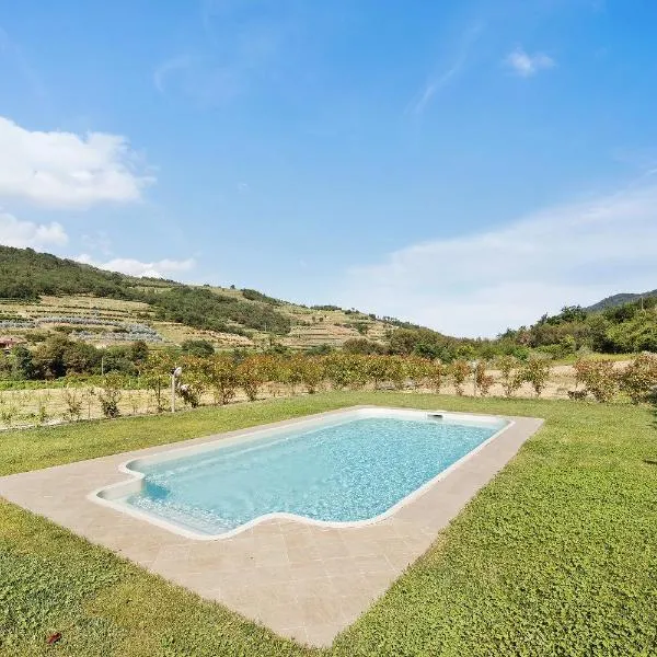 Mansarda Albero Verde con Piscina，位于Casanova Lerrore的酒店