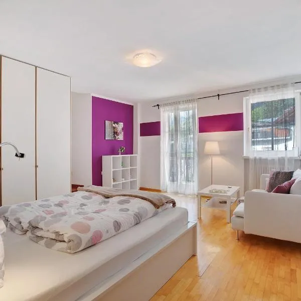 Appartement Wally，位于阿皮亚诺苏拉斯特拉达的酒店