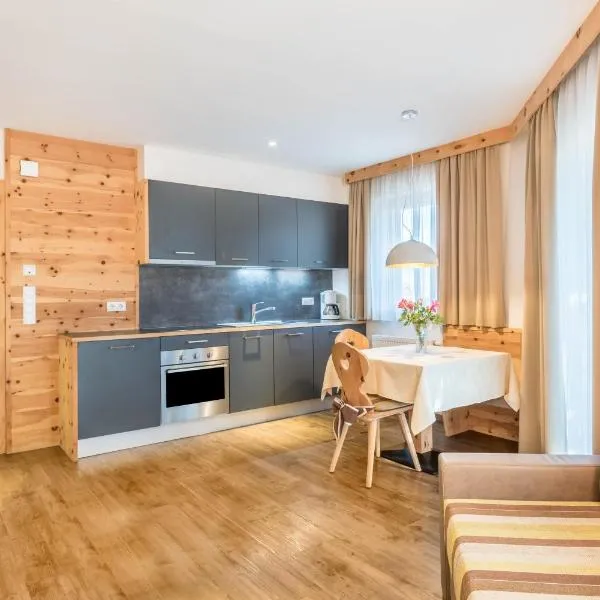 Apartments Marialisa Superior Rose，位于丘萨的酒店