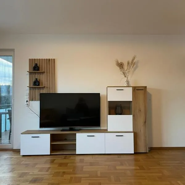 Ferienwohnung Adelsried 2，位于Adelsried的酒店