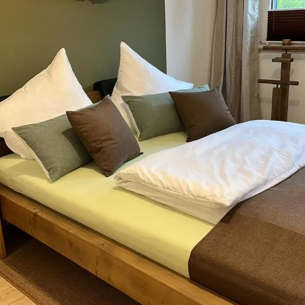 Reni's 4 Sterne Ferienwohnung，位于勒沃库森的酒店