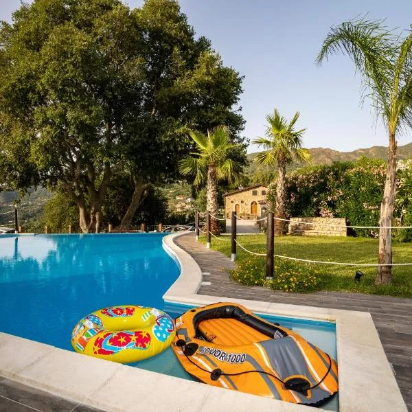 Arcaloro Resort，位于SantʼAngelo di Brolo的酒店