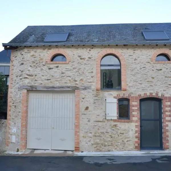 Chambres D'hôtes Le Fer À Cheval，位于Montreuil-sur-Maine的酒店