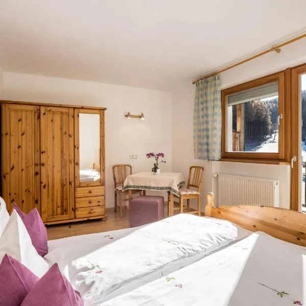 Bnb Lettnerhof Balcony Family Suite，位于蒙圭尔福的酒店