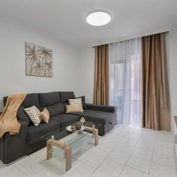 Apartamento Bonjour，位于坎德拉里亚的酒店