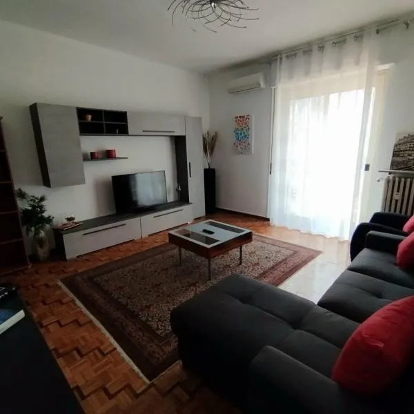 Casa Delle Gemme，位于瓦伦扎的酒店