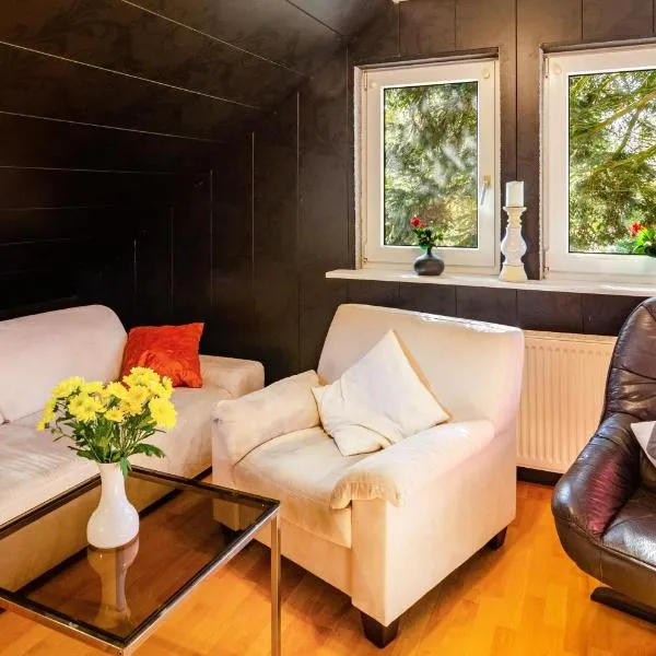 Ferienwohnung Klee 2,位于Fedderwarden的酒店