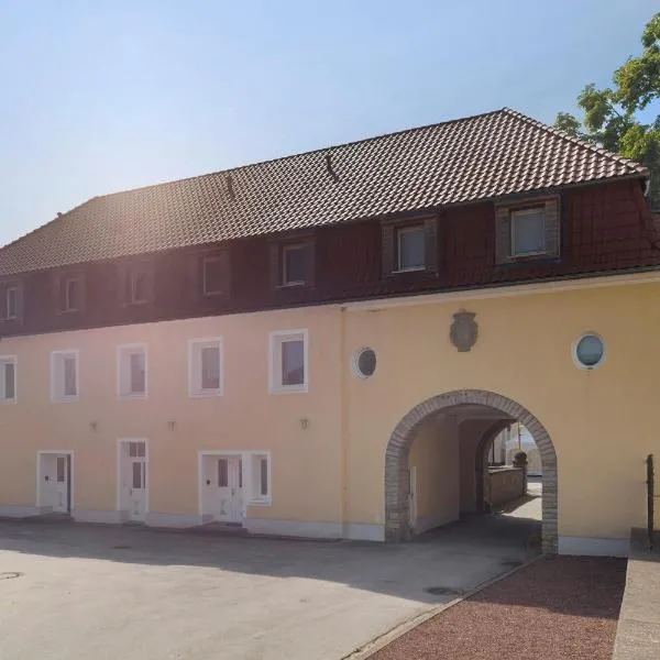Torhaus Schloss Wocklum，位于Balve的酒店