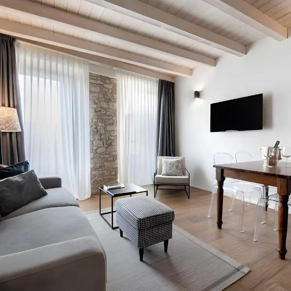 Il Vicolo Apartments Il Corso，位于提尼亚类的酒店