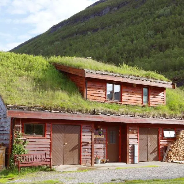 Guesthouse / Huskyfarm Innset，位于Innset的酒店