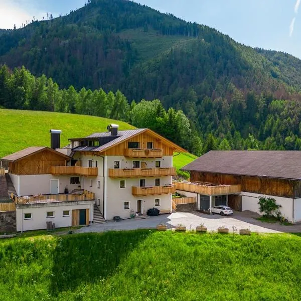 Planerhof Apartment Enzian，位于富内斯的酒店