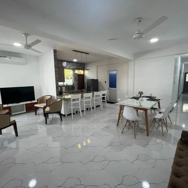 Luxe Mini-Suite Maharagama，位于马哈拉贾马的酒店
