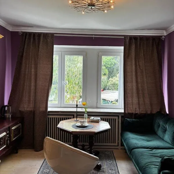 Große Zimmer mit einem Bad，位于门兴格拉德巴赫的酒店