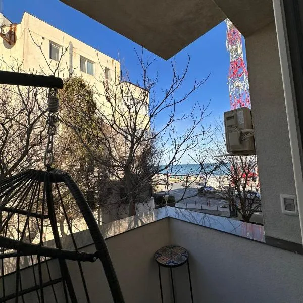 Matei's Apartment by the Sea，位于康斯坦察的酒店