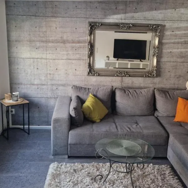 Ruhige, zentrale Erdgeschoss Wohnung mit Parkplatz，位于伍珀塔尔的酒店