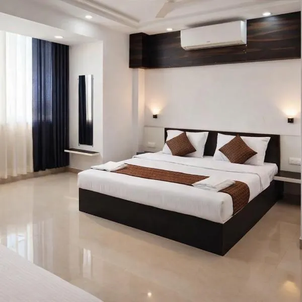 Sairaah Golden Suites, Shirdi，位于舍地的酒店