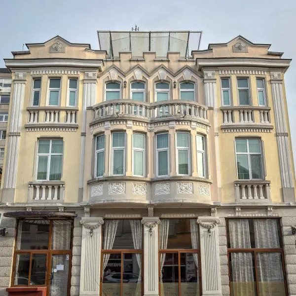 Family Hotel Chiplakoff，位于布尔加斯的酒店