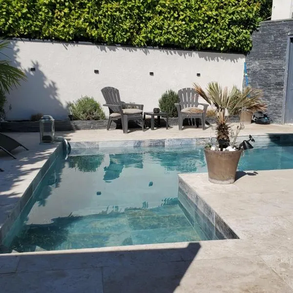 Annecy poisy Studio a 9 minutes du lac Annecy avec piscine privée，位于Poisy的酒店