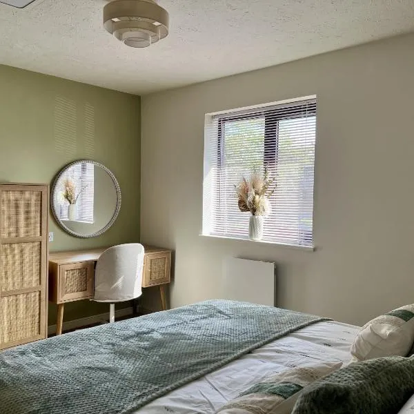 Little Olive - Beautiful 1 Bed House with Garden，位于迪德科特的酒店