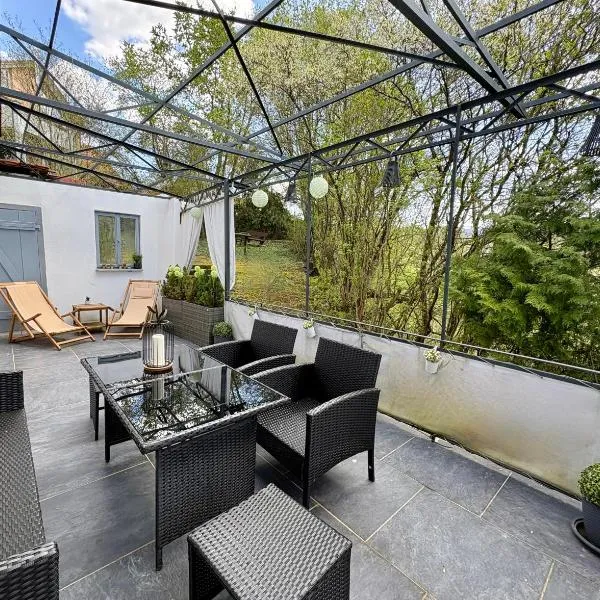 Apartment AlbGlück 2 Hechingen, 3 Schlafzimmer, 1-7 Personen, Burg 5 km，位于黑欣根的酒店