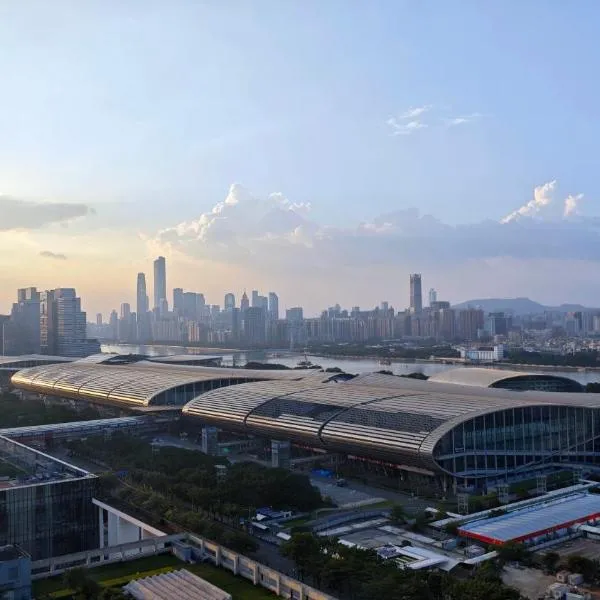 琶心 高空城景公寓 Paxin High-Altitude City View Apartment- Pazhou Station -Line8 and Line11 - few minutes' walk to Canton Exhibition Center，位于广州的酒店