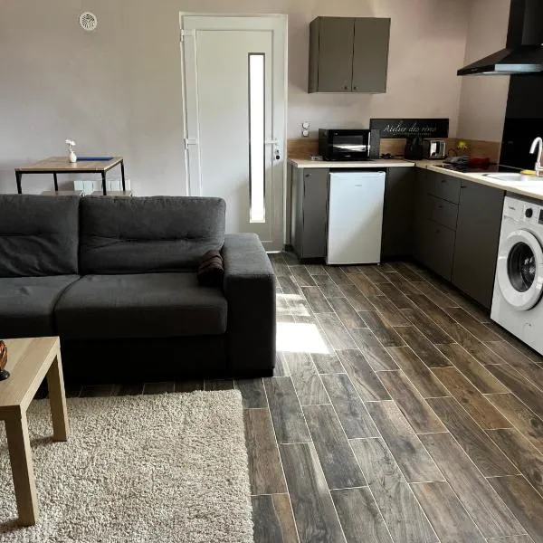 Fully equipped, independent apartment，位于Marles-en-Brie的酒店