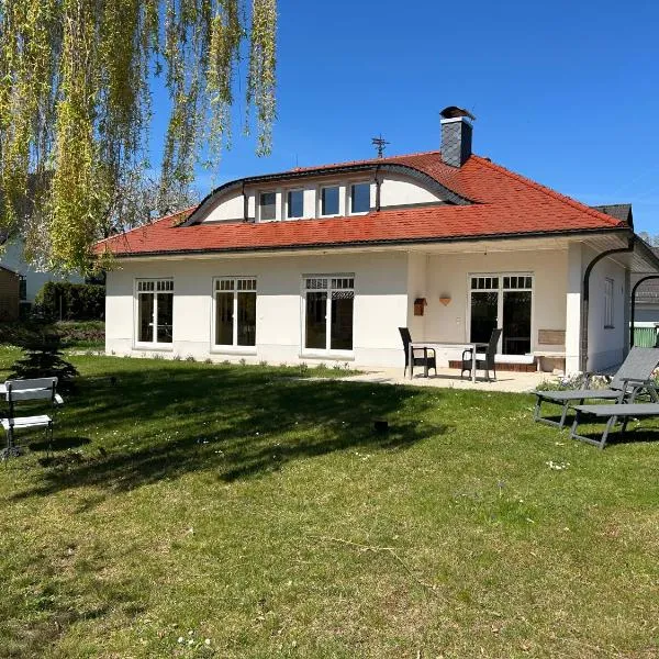 Ferienhaus mit 2 Schlafzimmern und 2 Bädern，位于格罗森海恩的酒店