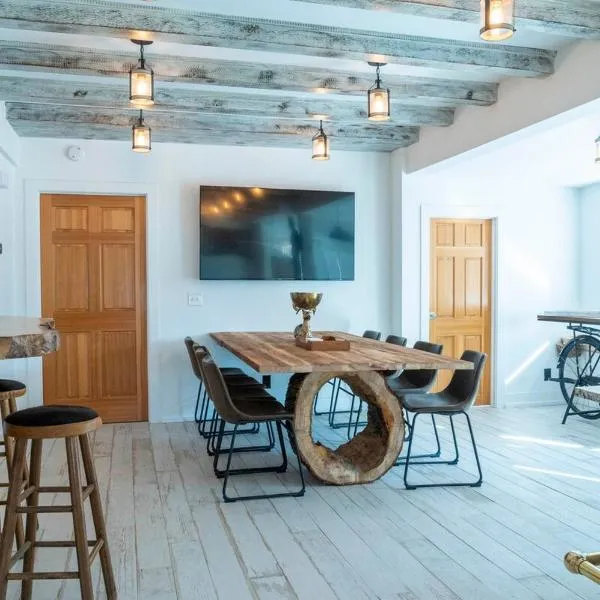 Stylish Stay Near CWS, Zoo & Downtown Fun，位于奥马哈的酒店
