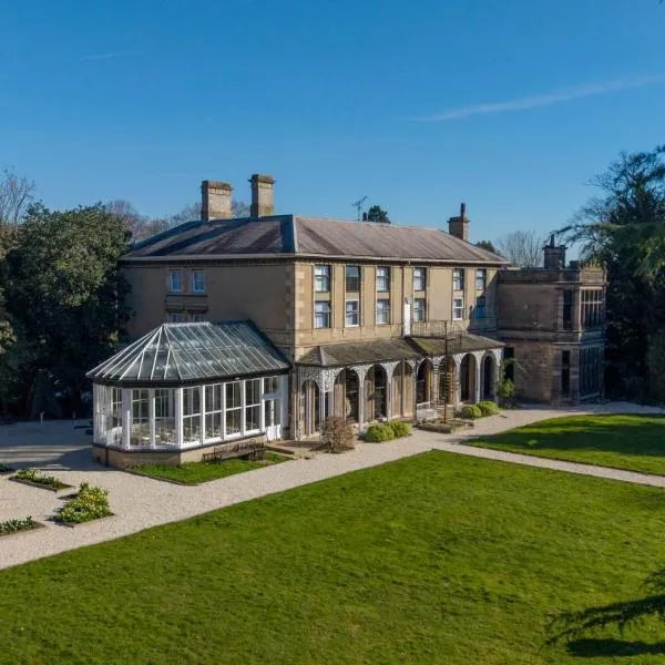 Newton Park Country House Hotel，位于特伦特河畔伯顿的酒店
