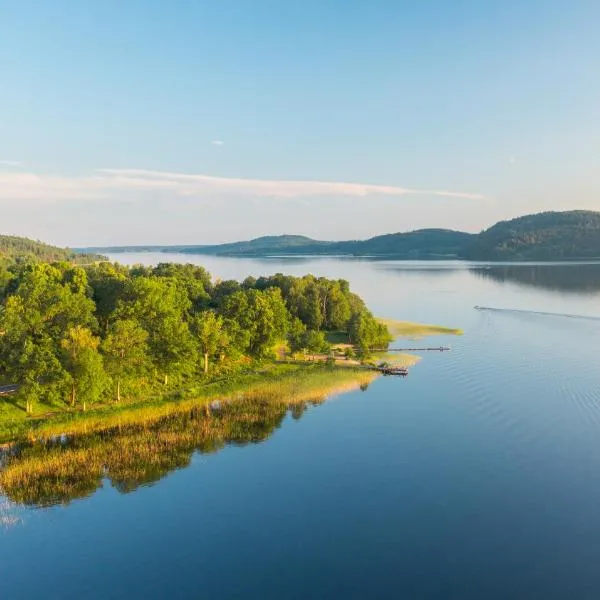 Skotteksgarden Lakefront Cottages and Camping near Ulricehamn，位于乌尔里瑟港的酒店