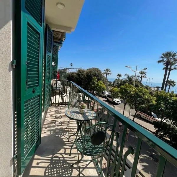 Appartamento 37 Varazze，位于瓦拉泽的酒店