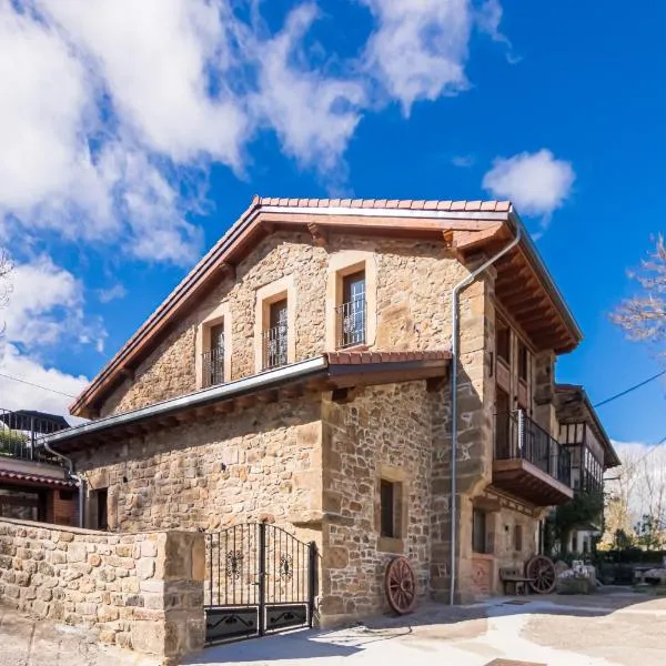 Las Casucas De Somavia，位于San Miguel de Aguayo的酒店