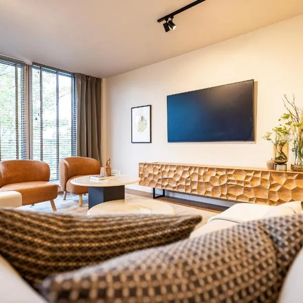 Stylische Penthouse - Maisonette - Wohnung im edlem Design mit Balkon, Dachterrasse und kostenloser Tiefgarage im Herzen von Markkleeberg - Neuseenland，位于马克莱贝格的酒店