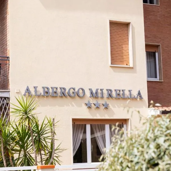 Hotel Mirella，位于卡斯蒂里昂纳·德拉佩的酒店