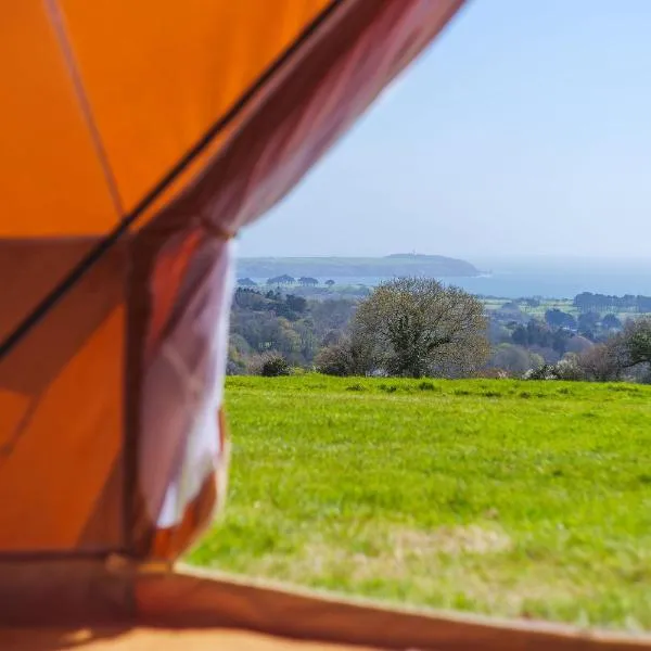 Boscoppa Farm-Furnished Bell Tent 4，位于圣奥斯特尔的酒店