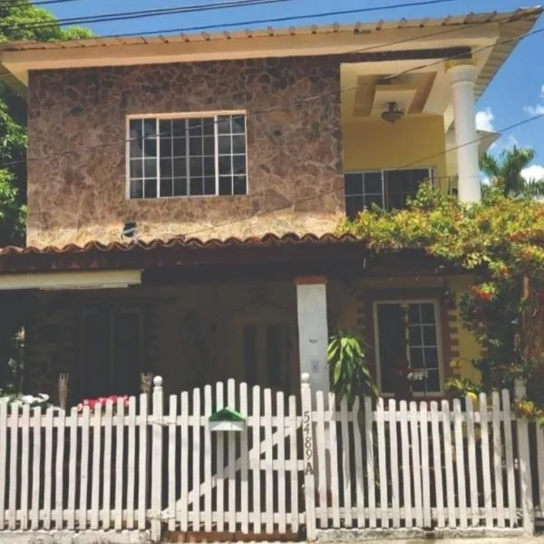 HOTEL CASA BONITA LA LIMA SAN PEDRO SULa，位于La Lima的酒店