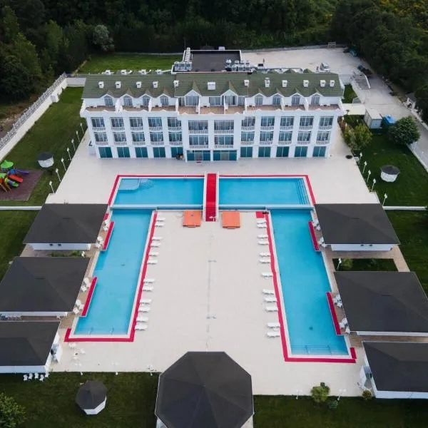 The Green Oasis Otel Spa,位于Kadıköy的酒店