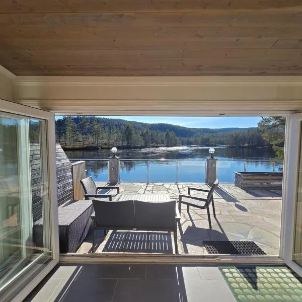 Hamsun Panorama med sauna,位于Åmli的酒店