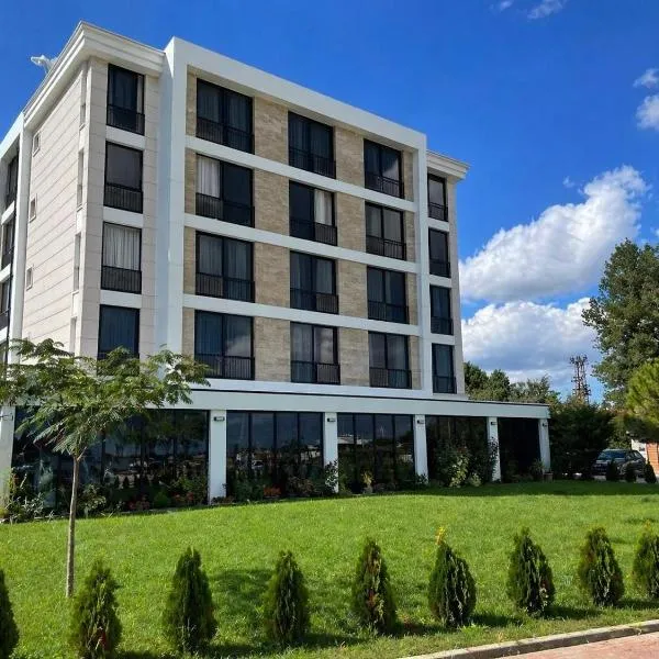 Hotel Magnific，位于克兰内沃的酒店