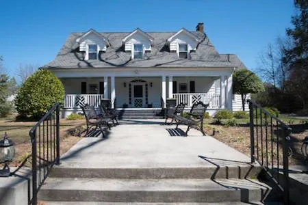 Swamp Rabbit Inn TR，位于特拉弗勒斯雷斯特的酒店