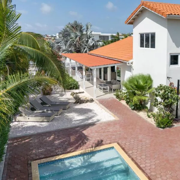 Tropical villa Curoyal near the beach，位于简蒂埃尔的酒店