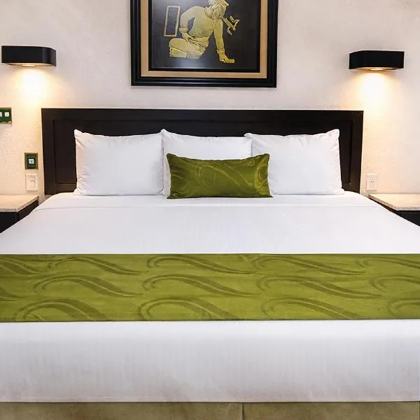 Eco City Hoteles,位于图斯特拉古铁雷斯的酒店