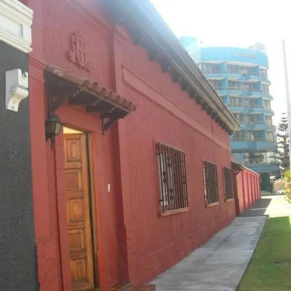 Iquique Beachfront -frente a playa Cavancha-，位于伊基克的酒店