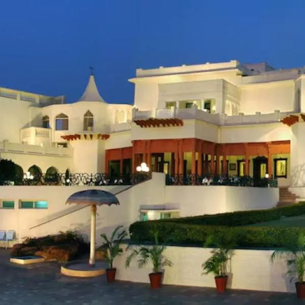 Noor-Us-Sabah Palace，位于博帕尔的酒店