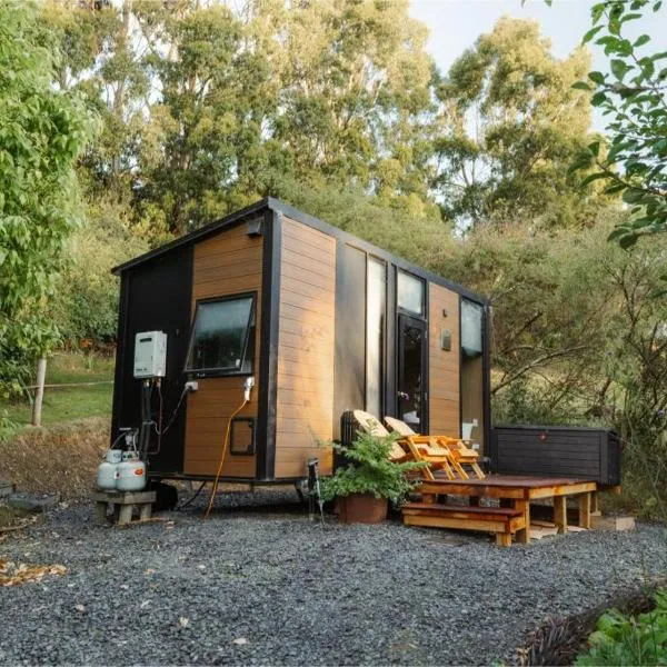 Tranquility Tiny House by Tiny Away，位于Owaka的酒店