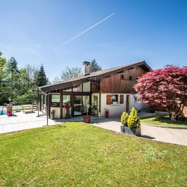 Le Chalet Des Pesettes,位于托朗格利耶尔的酒店