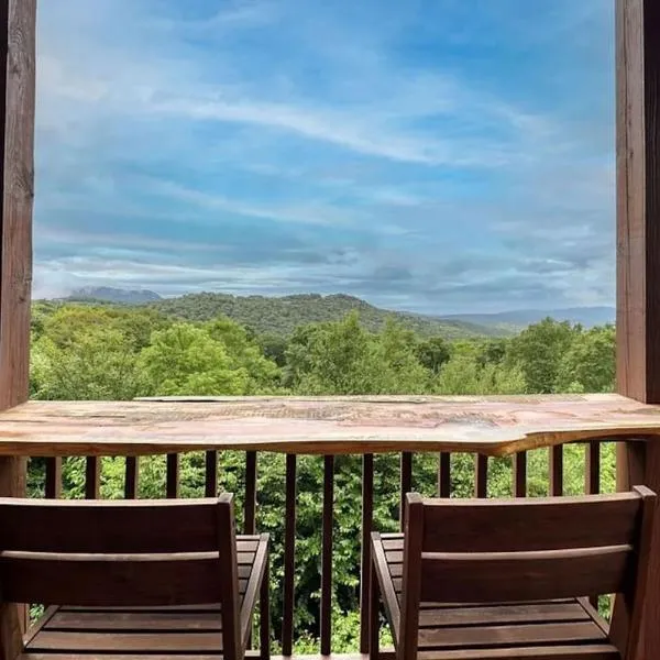 Sugar Mountain Condo, Sleep 4, Deck Mountain Views，位于糖山的酒店
